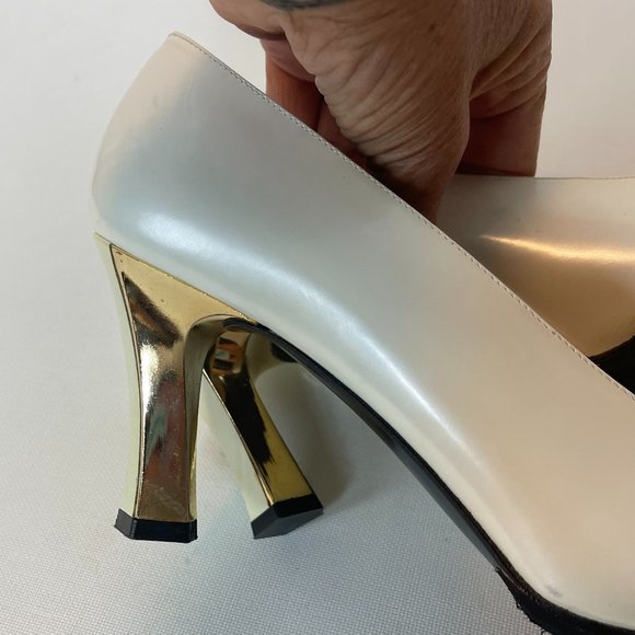 Stuart Weitzman Off White Pump w/Gold Mirror Heels 8.5 B - Picture 2 of 8